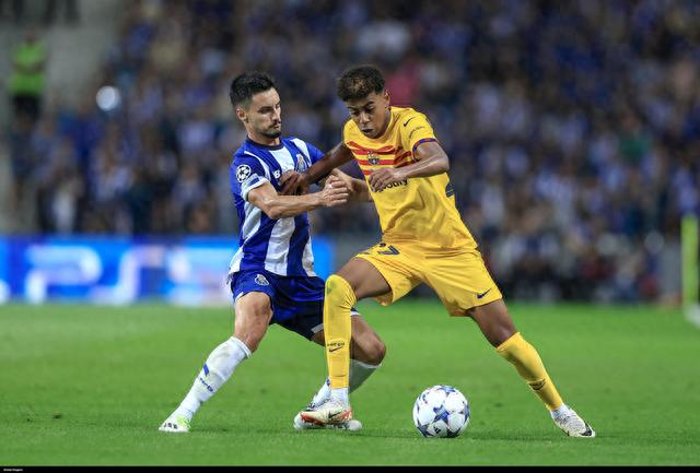 绝对压制！曼城主场8杀樱桃军 数据示纪录延续（主场无解！曼城对樱桃军豪取八连胜，纪录延续）